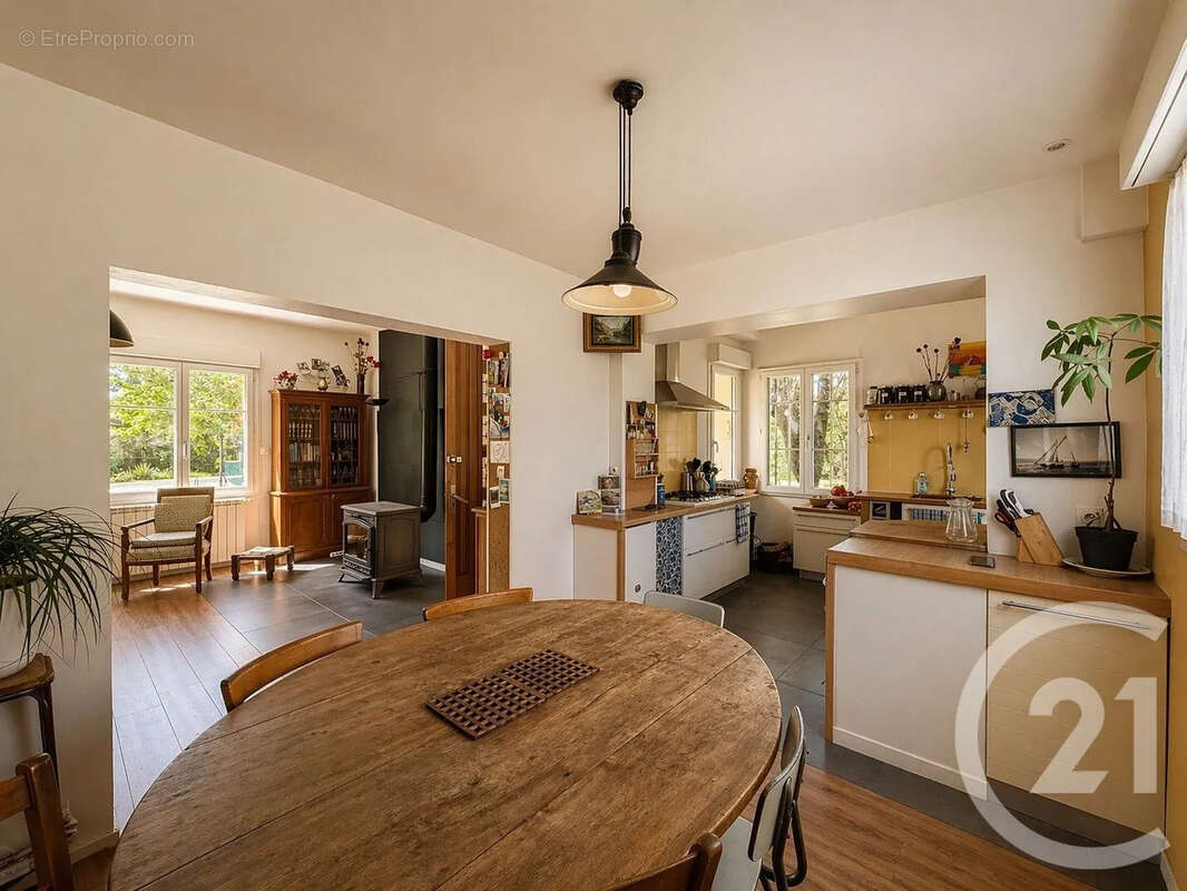 Maison 130 m² à Remoulins  - photo 6