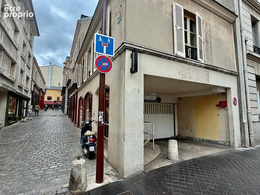 Place de parking en sous-sol / Notre Dame Versailles - photo 2