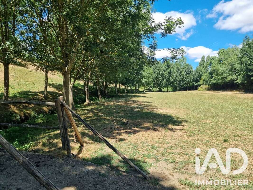 Maison 142 m² à Pouzauges  - photo 5