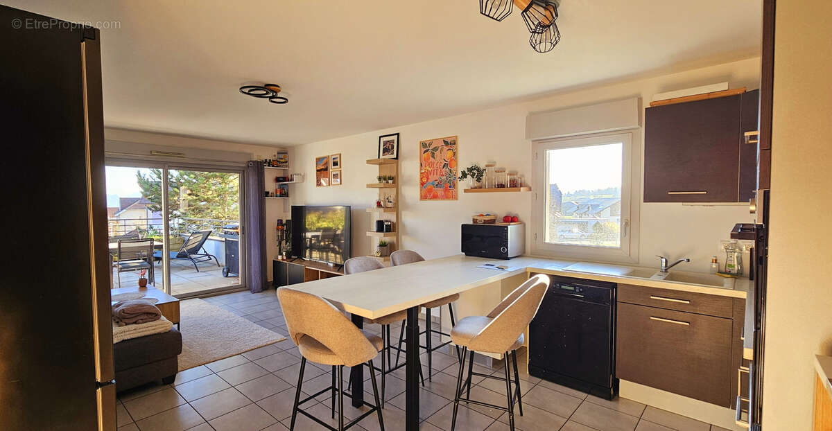 Magnifique T3  - 64 m2  avec Grande  Terrasse, cave aménagée et parking  à Groisy 74570 - photo 4