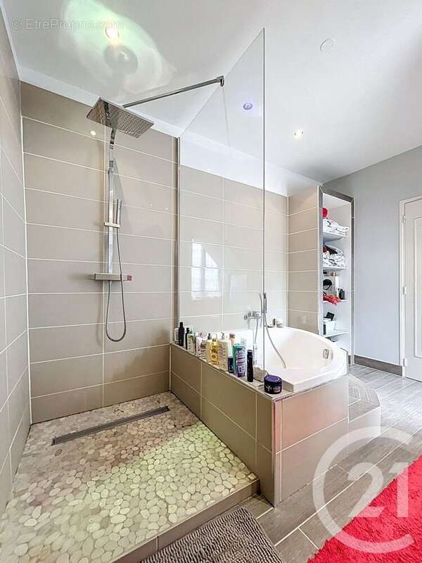 Maison 161 m² à La Chapelle-Gauthier  - photo 17