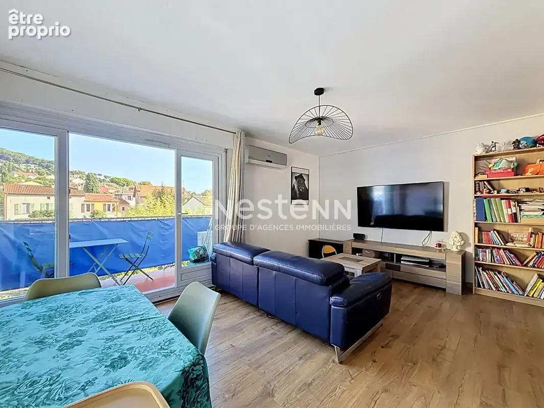 Appartement à VALLAURIS