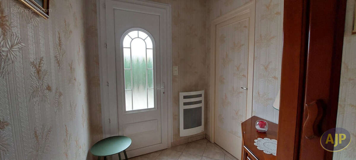 Maison à SAINT-JEAN-D'ILLAC