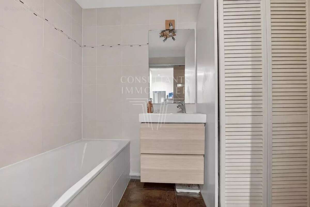 Appartement à LEVALLOIS-PERRET