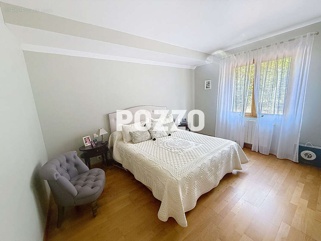 Maison à SAINT-PLANCHERS