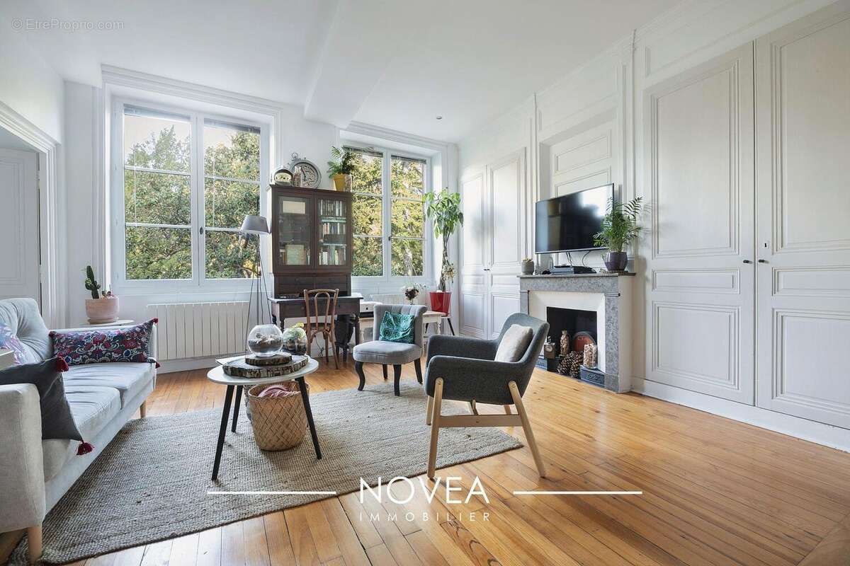 Appartement à FONTAINES-SUR-SAONE