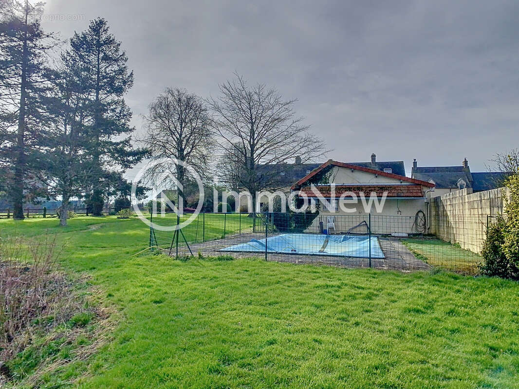 Maison à SAINT-SAUVEUR-LA-POMMERAYE