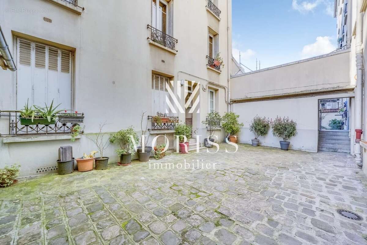 Appartement à PARIS-17E