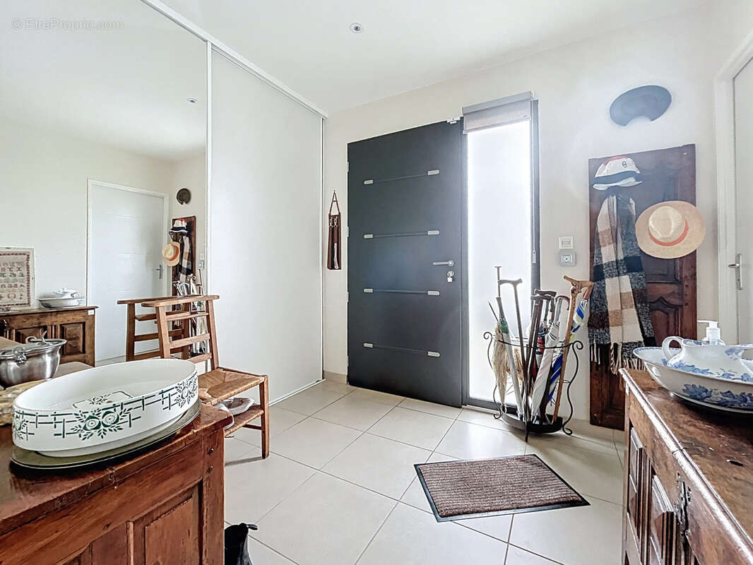 Maison à SAINT-PANTALEON-DE-LARCHE