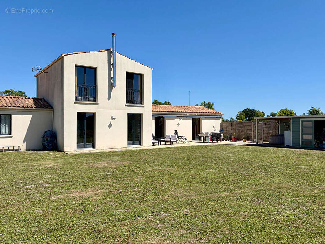 Maison à AUMAGNE
