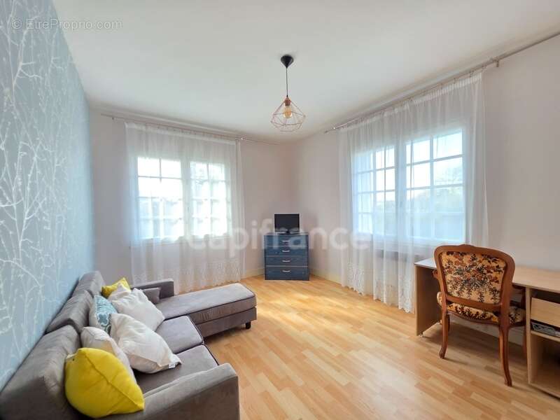 Maison Familiale 4 chambres - 187m² à Villegouge, avec studio et garage - Grand Jardin - photo 13