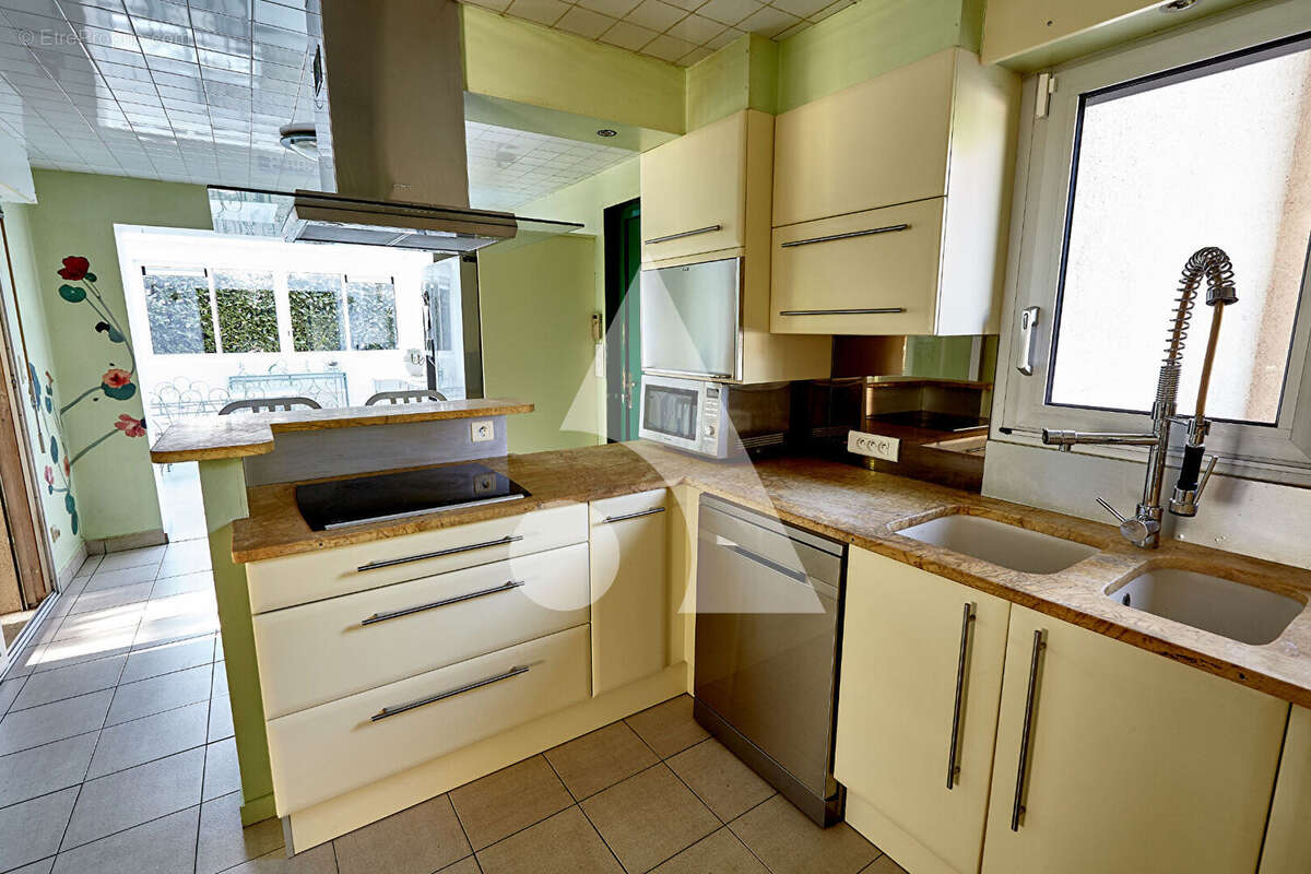 Maison à MONTMERLE-SUR-SAONE