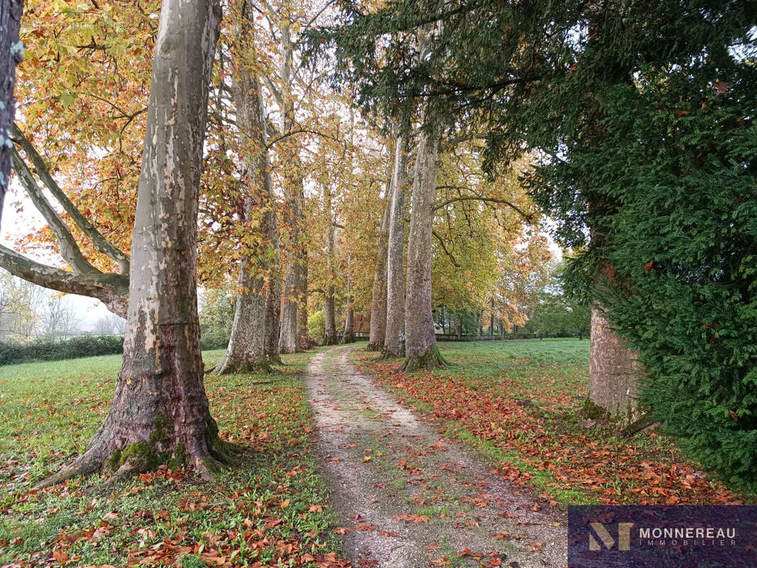 Maison à BAIGNES-SAINTE-RADEGONDE