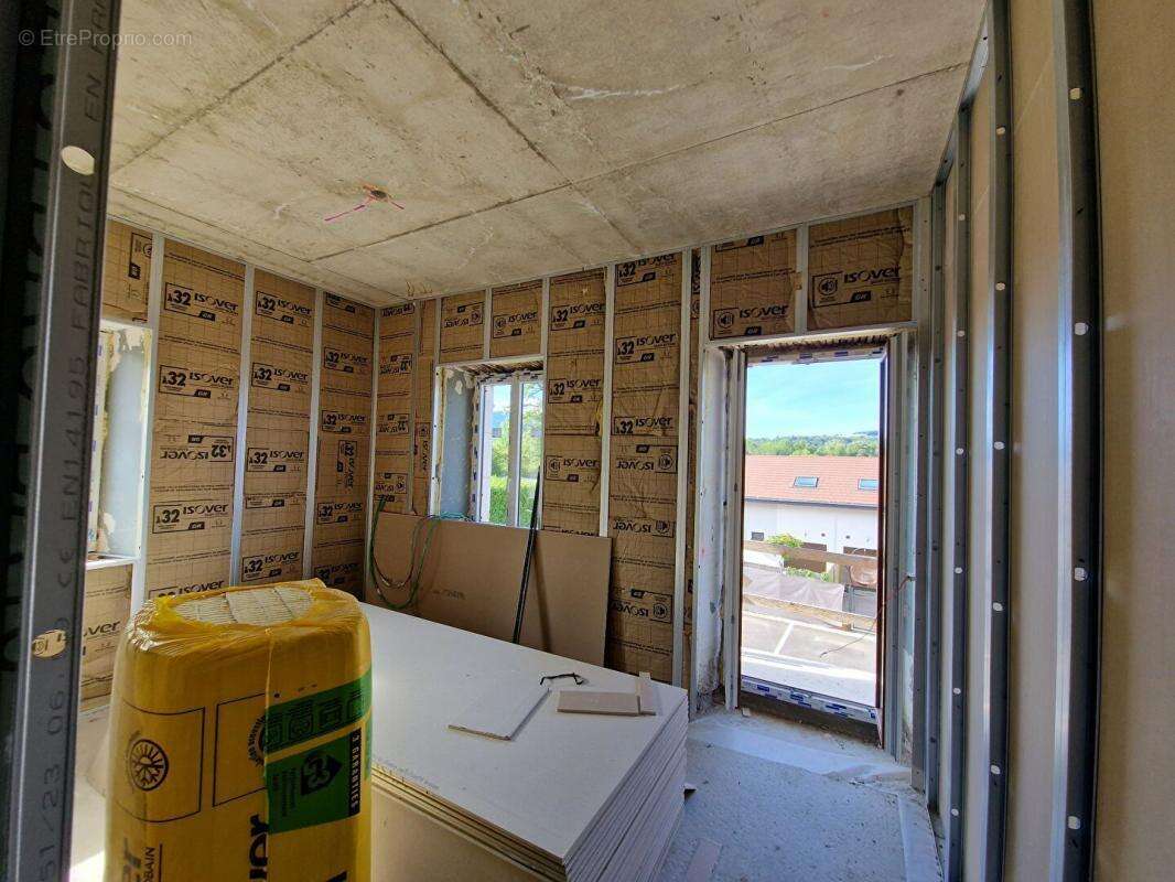 Appartement à ALBY-SUR-CHERAN