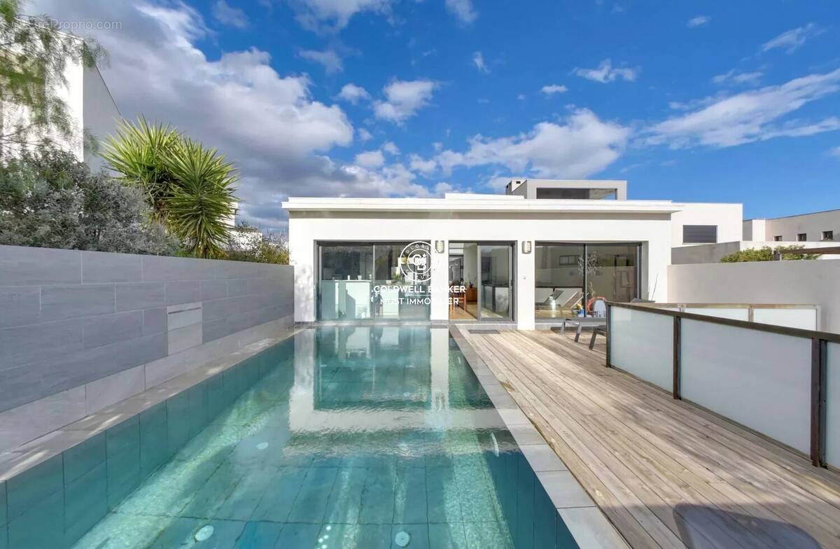 Maison à VILLENEUVE-DE-LA-RAHO