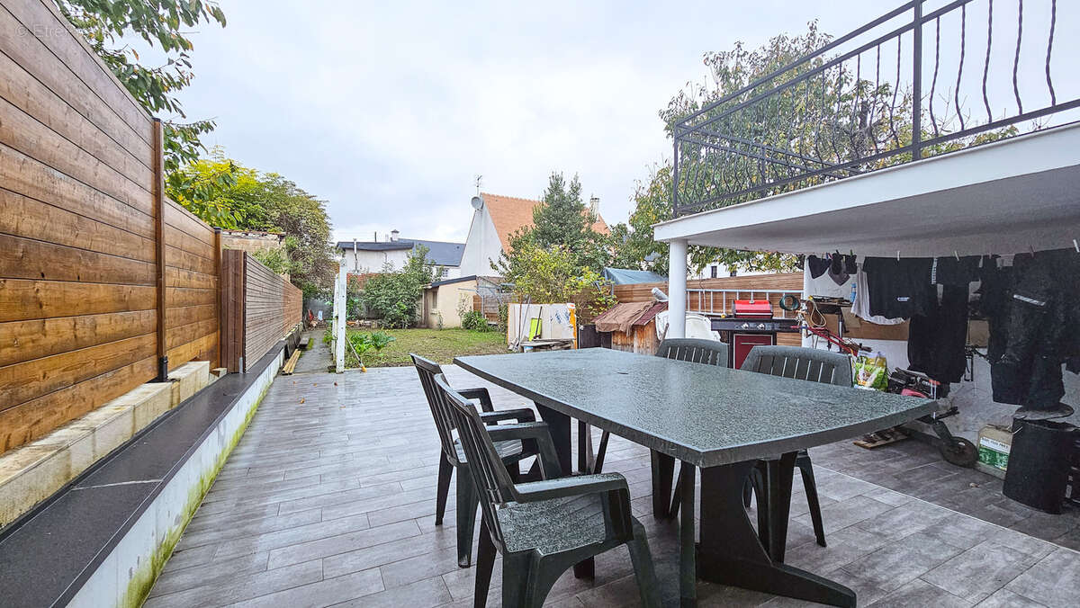 Maison à SARTROUVILLE