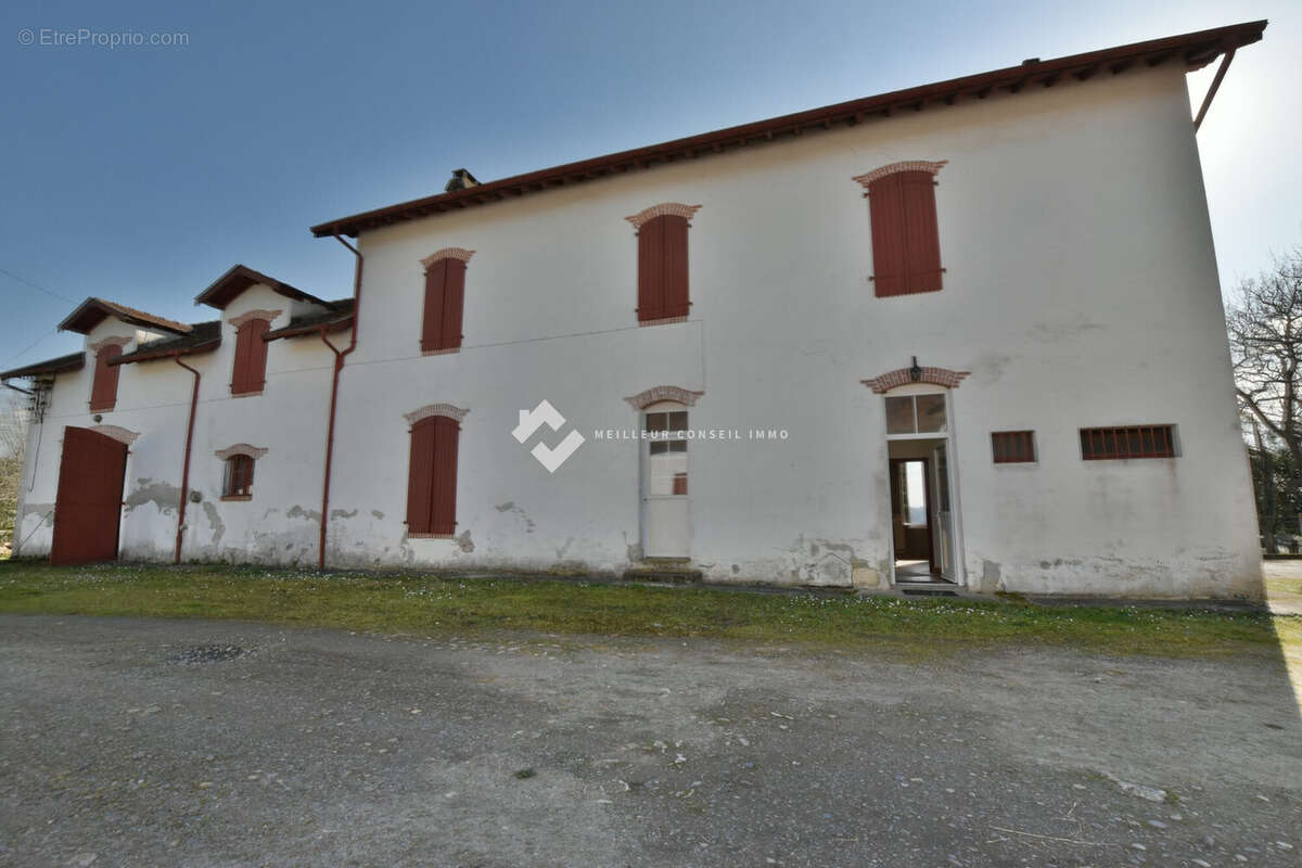 Maison 319 m² à Orthez  - photo 2