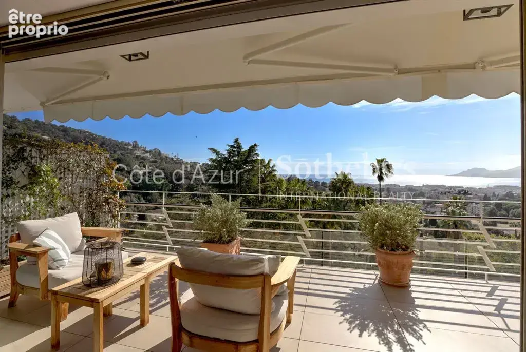 Cannes Californie 3 pièces rénové avec vue panoramique sur la baie de Cannes - photo 2