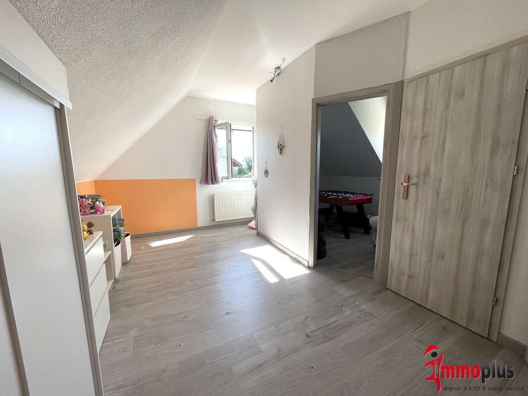 SENTHEIM - Maison individuelle de 155 m2 avec 3 suites, garage double et dépendance - Belles prestations ! - photo 22