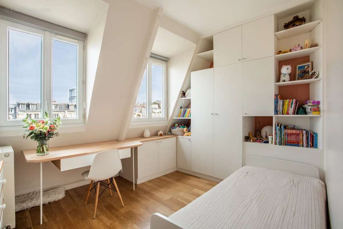 Appartement à PARIS-17E