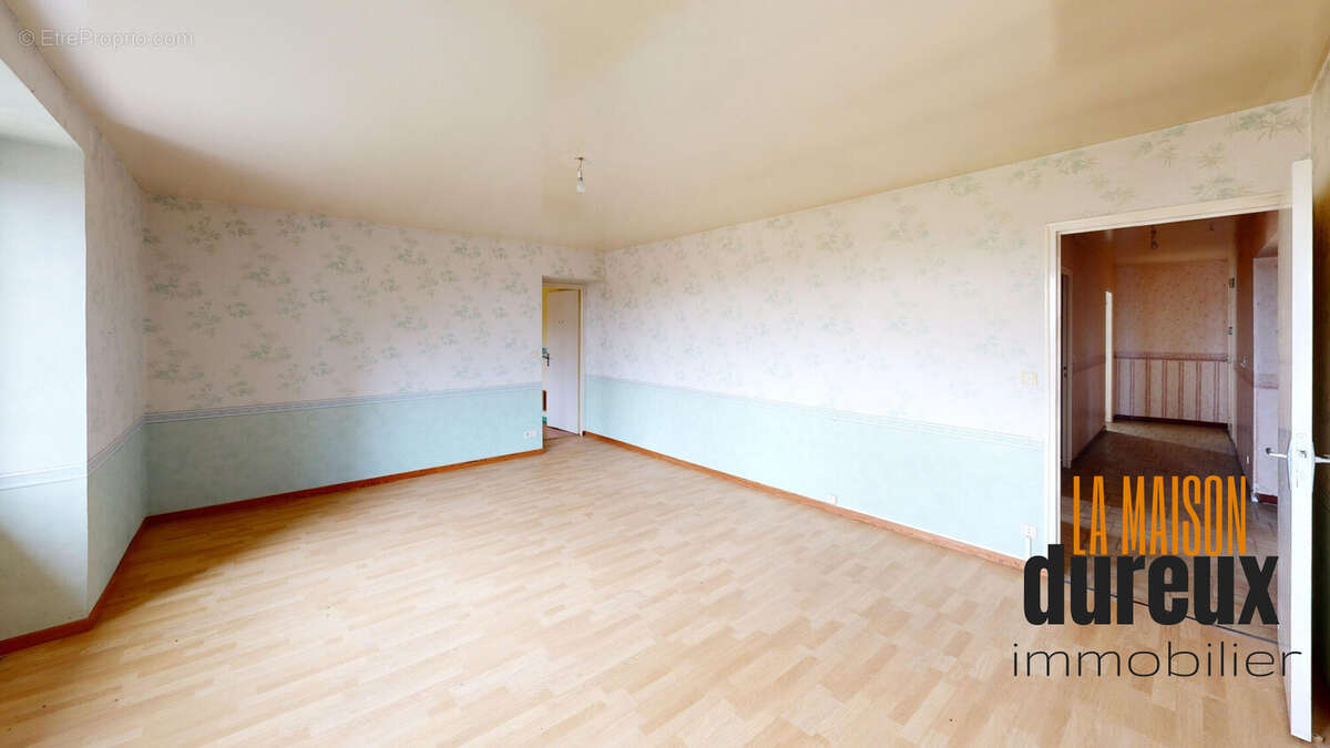 Appartement à VALAY