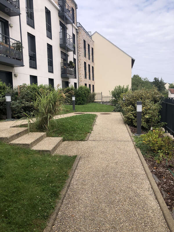 Appartement à SAINT-CYR-L'ECOLE