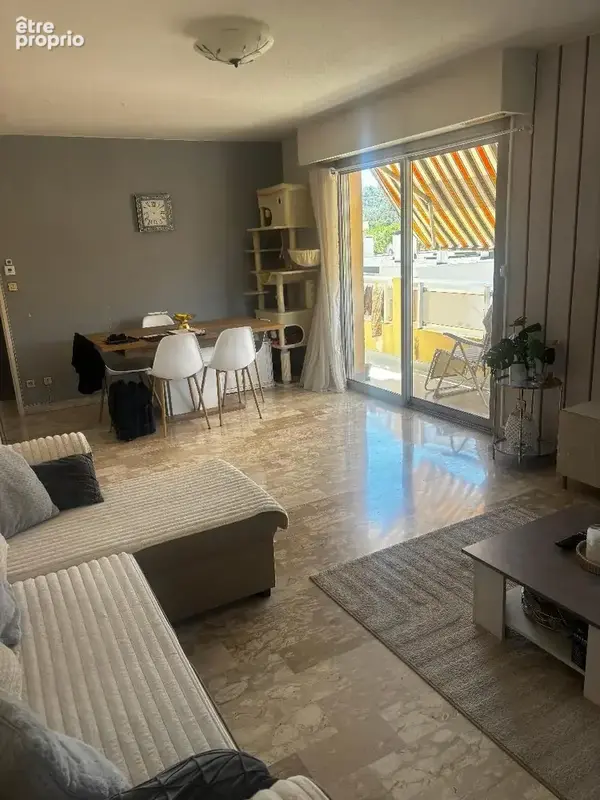   - Appartement à DRAGUIGNAN