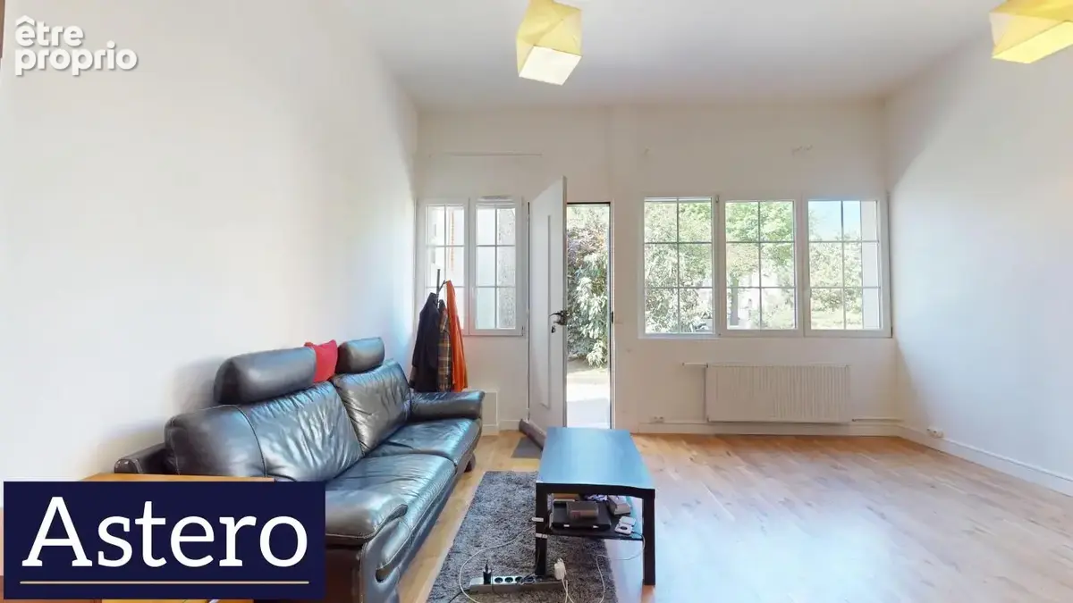 Appartement atypique de 92m2 entièrement refait à neuf - photo 3