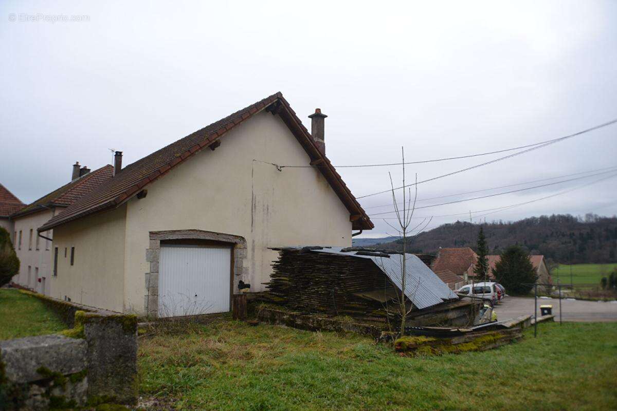 Maison à VYT-LES-BELVOIR