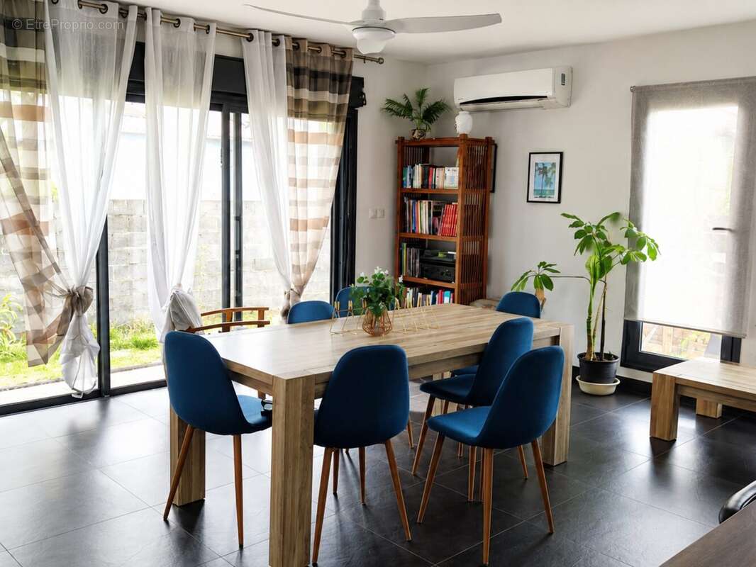 Maison 137 m² à Sainte-Marie  - photo 5