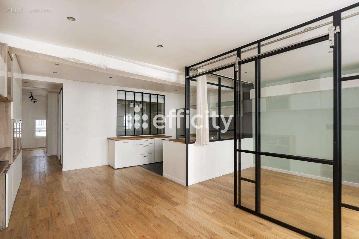 Appartement à PARIS-2E