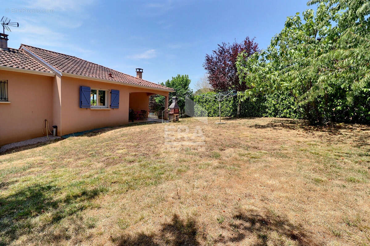 Maison de plain pied, 3 ch sur 4.000m2 de jardin - photo 4