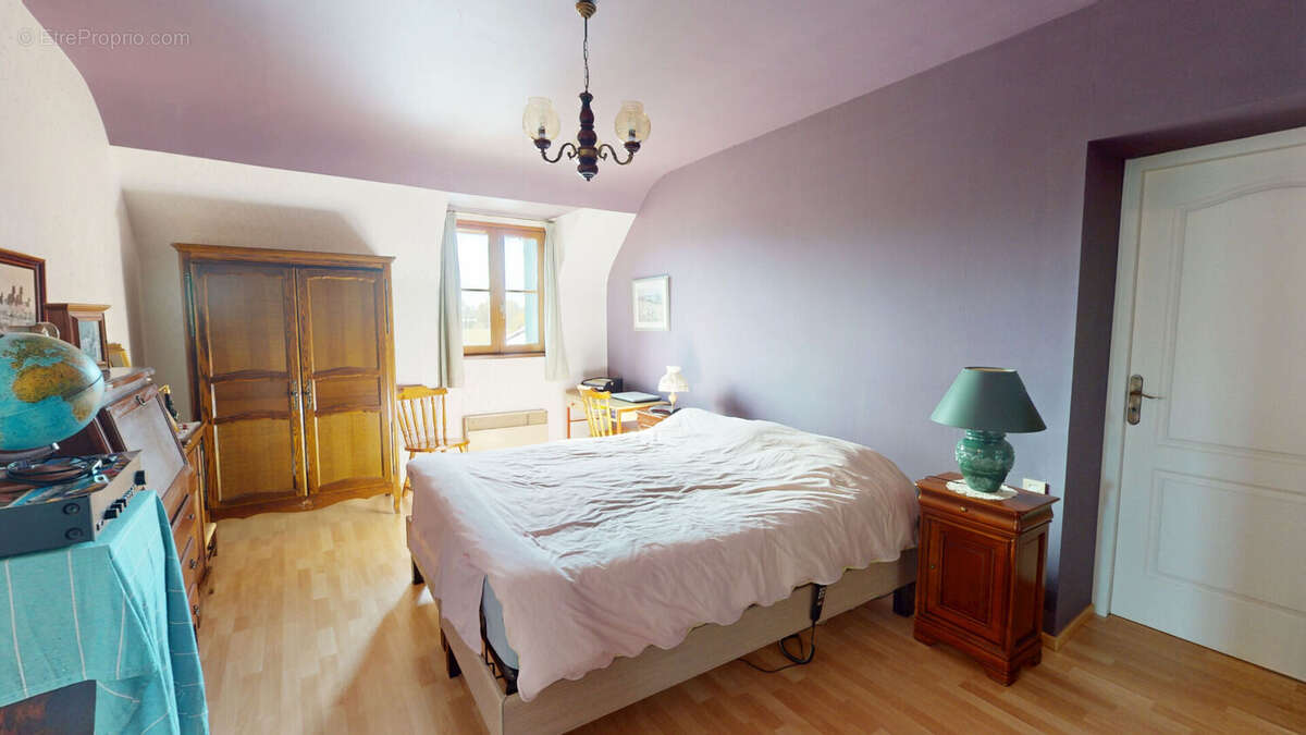 Maison à VILLEBERNIER