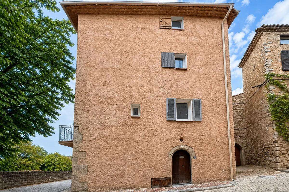 Appartement à LORGUES