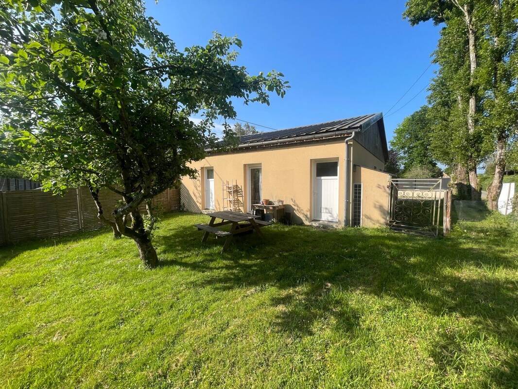 Maison à LA HAIE-TRAVERSAINE