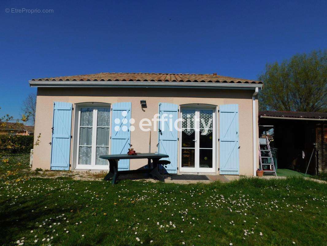 Maison à NEGREPELISSE