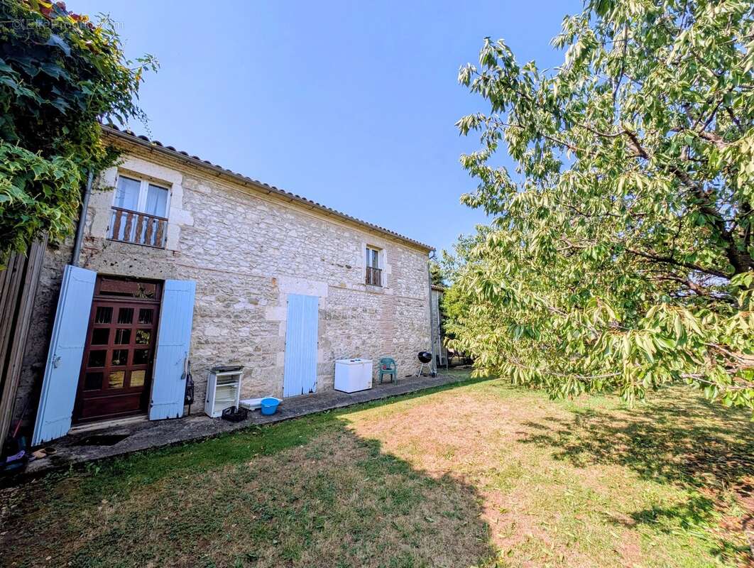 Grande maison à la campagne avec dépendance - photo 14