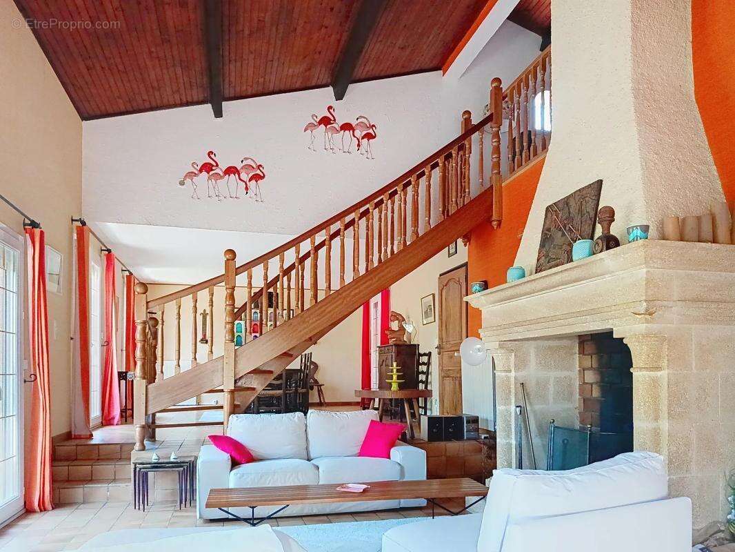 Grande maison familiale avec piscine et dépendance - photo 6
