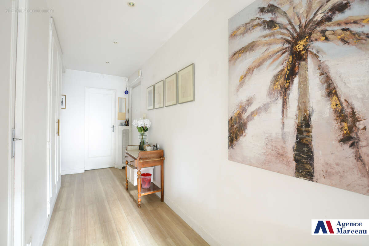 Appartement à COURBEVOIE