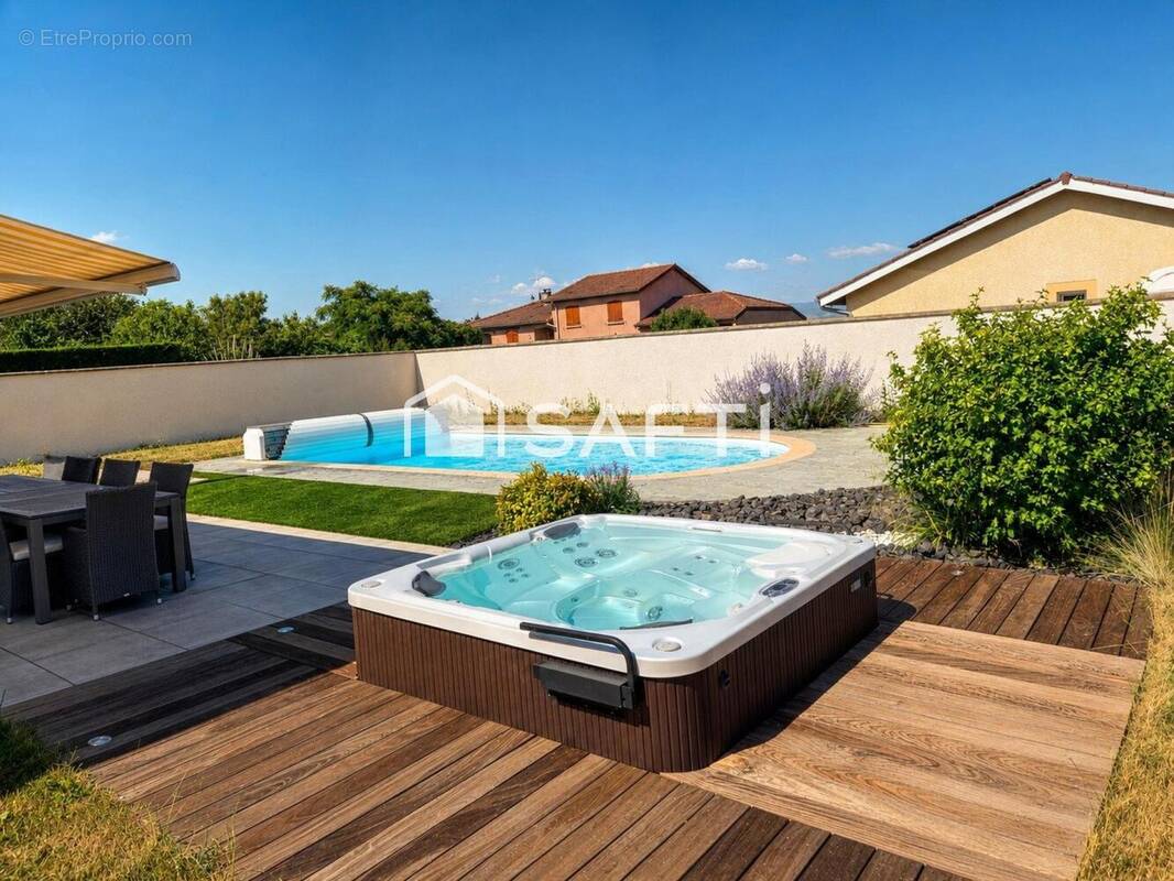 Photo 1 - Maison à VEAUCHETTE