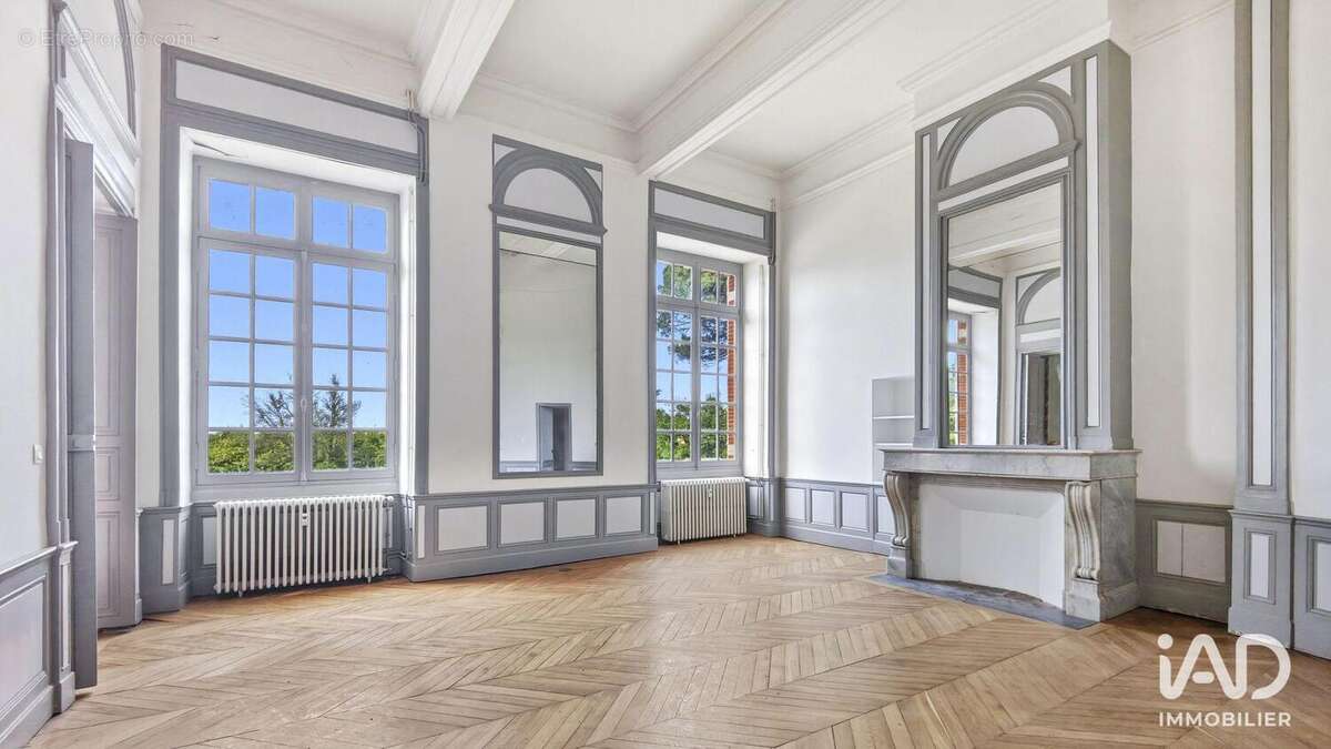 Appartement 149 m² à Villeneuve-Les-Bouloc  - photo 8
