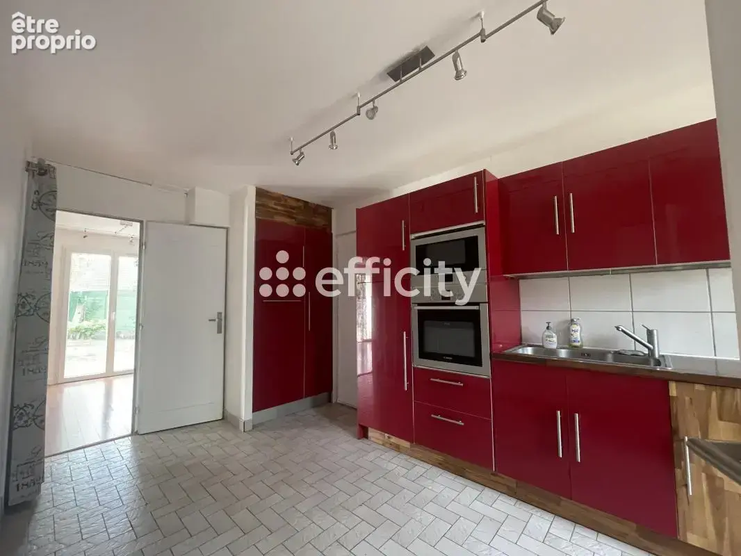 Maison 7 pièces 168 m² à vendre à Savigny-Le-Temple (77176) - photo 5