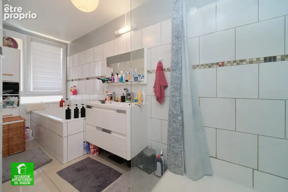 Givors centre - t4 - 3 chambres - garage - photo 12