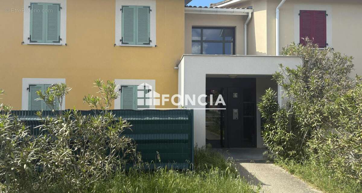 Appartement à LA SALVETAT-SAINT-GILLES