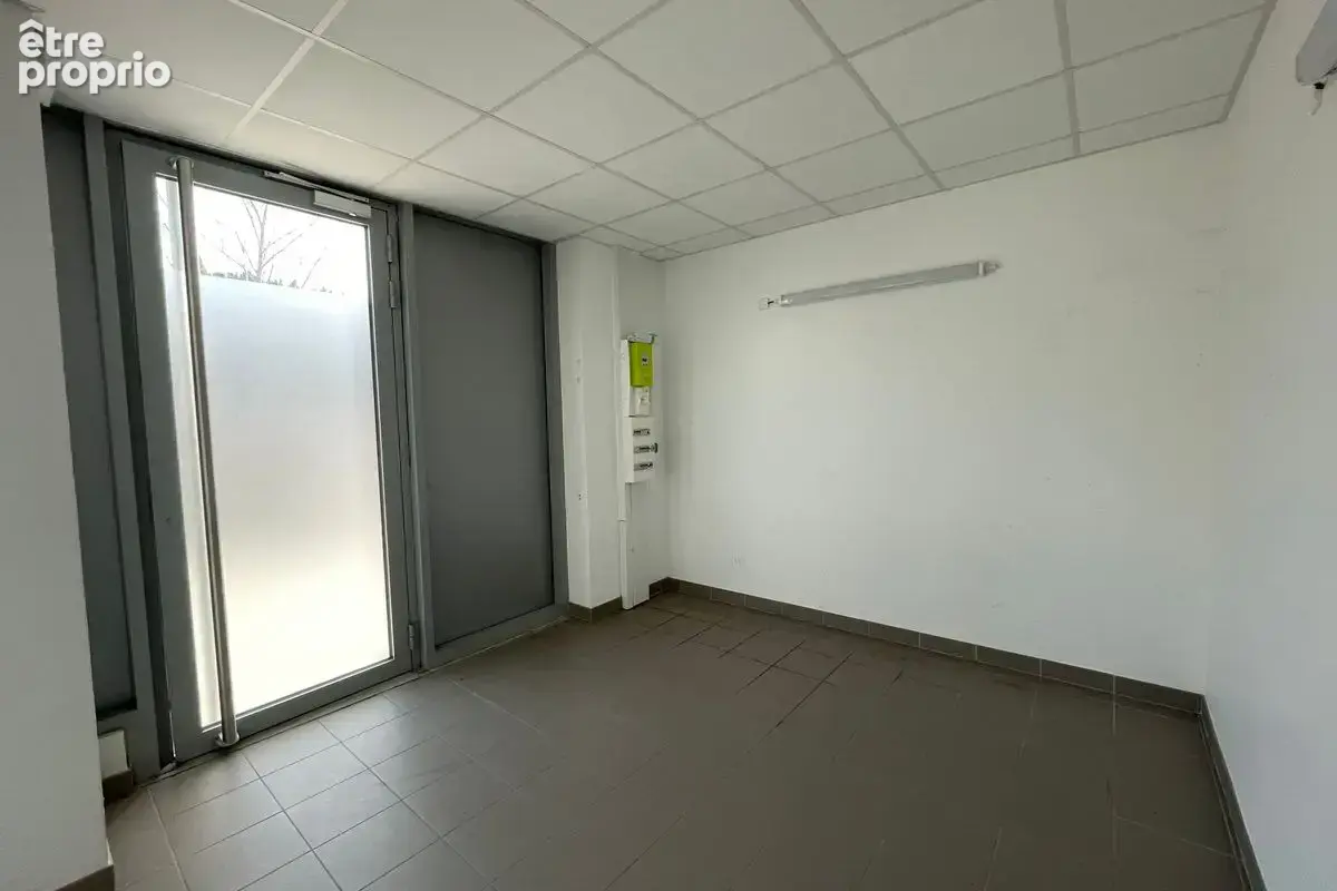 Local professionnel de 36 m² - Caluire-et-Cuire - photo 2