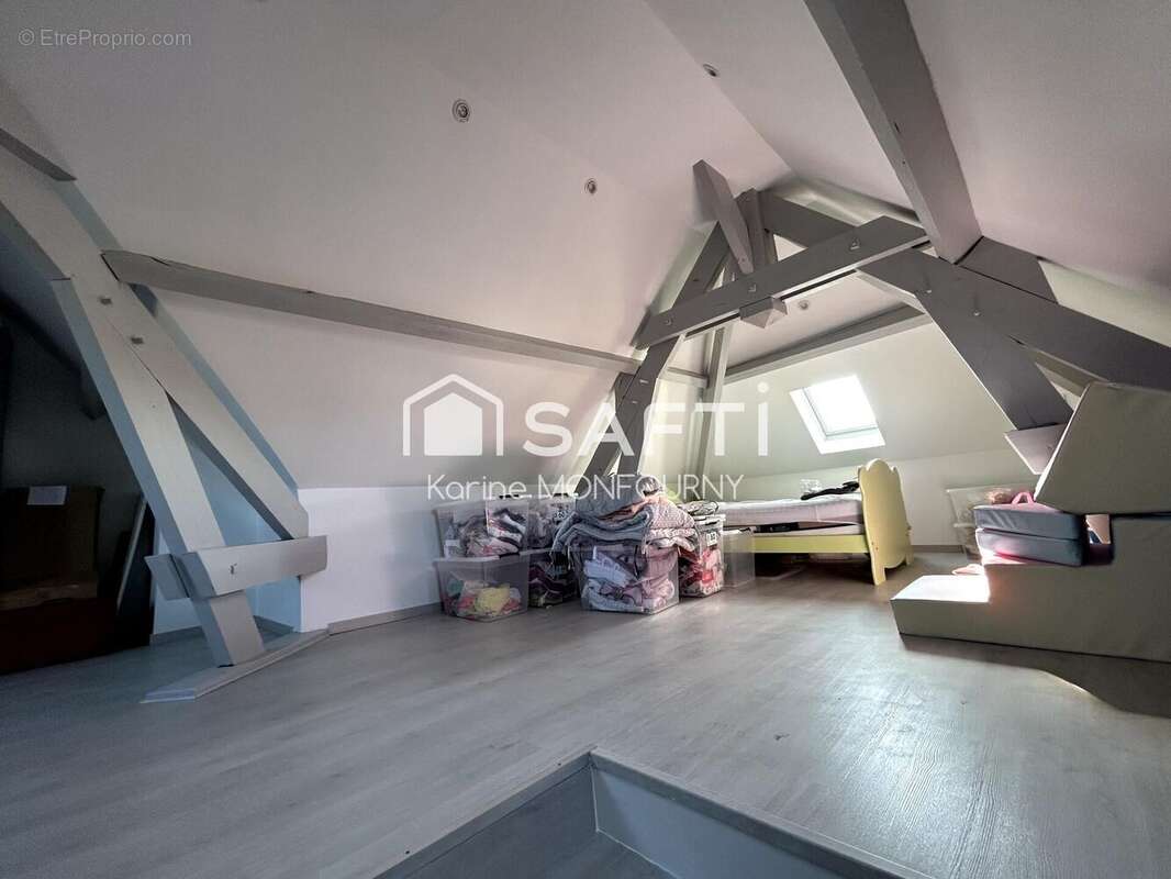Maison 100 m² à Saint-Quentin  - photo 9