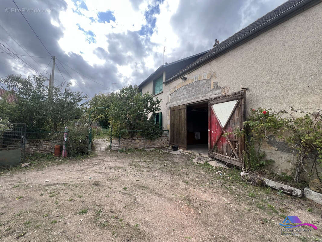 GRANGE - Maison à CHATEAUMEILLANT