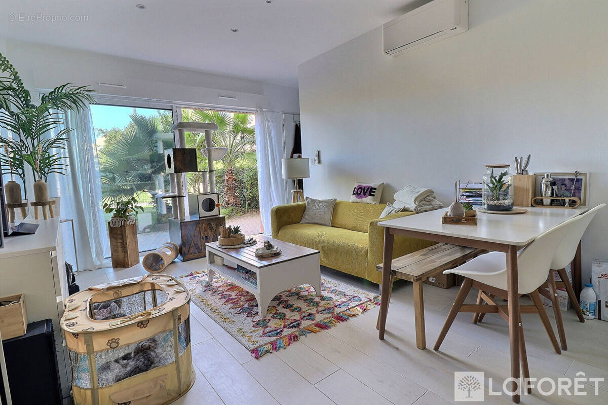 Appartement à LA LONDE-LES-MAURES