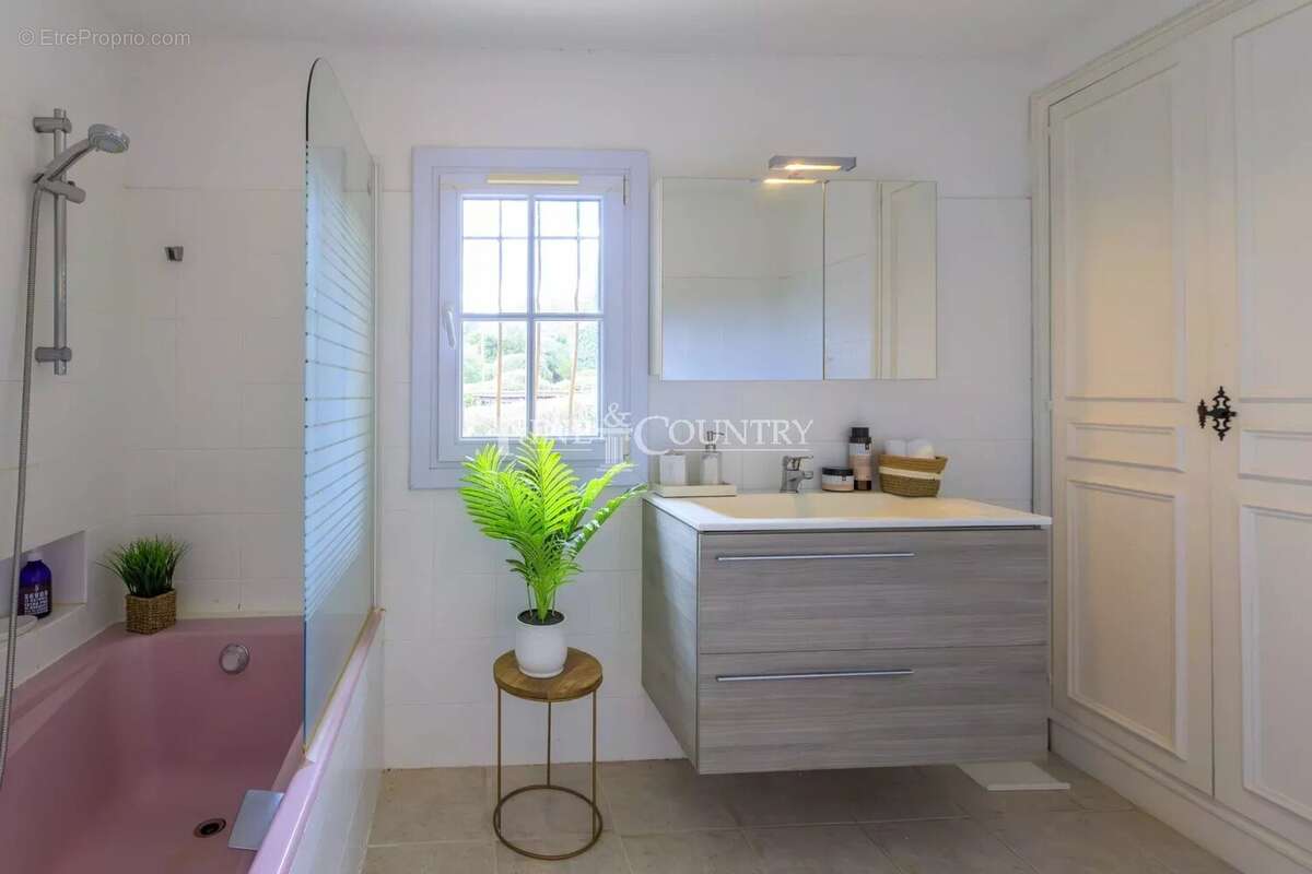 Maison à MONTAUROUX