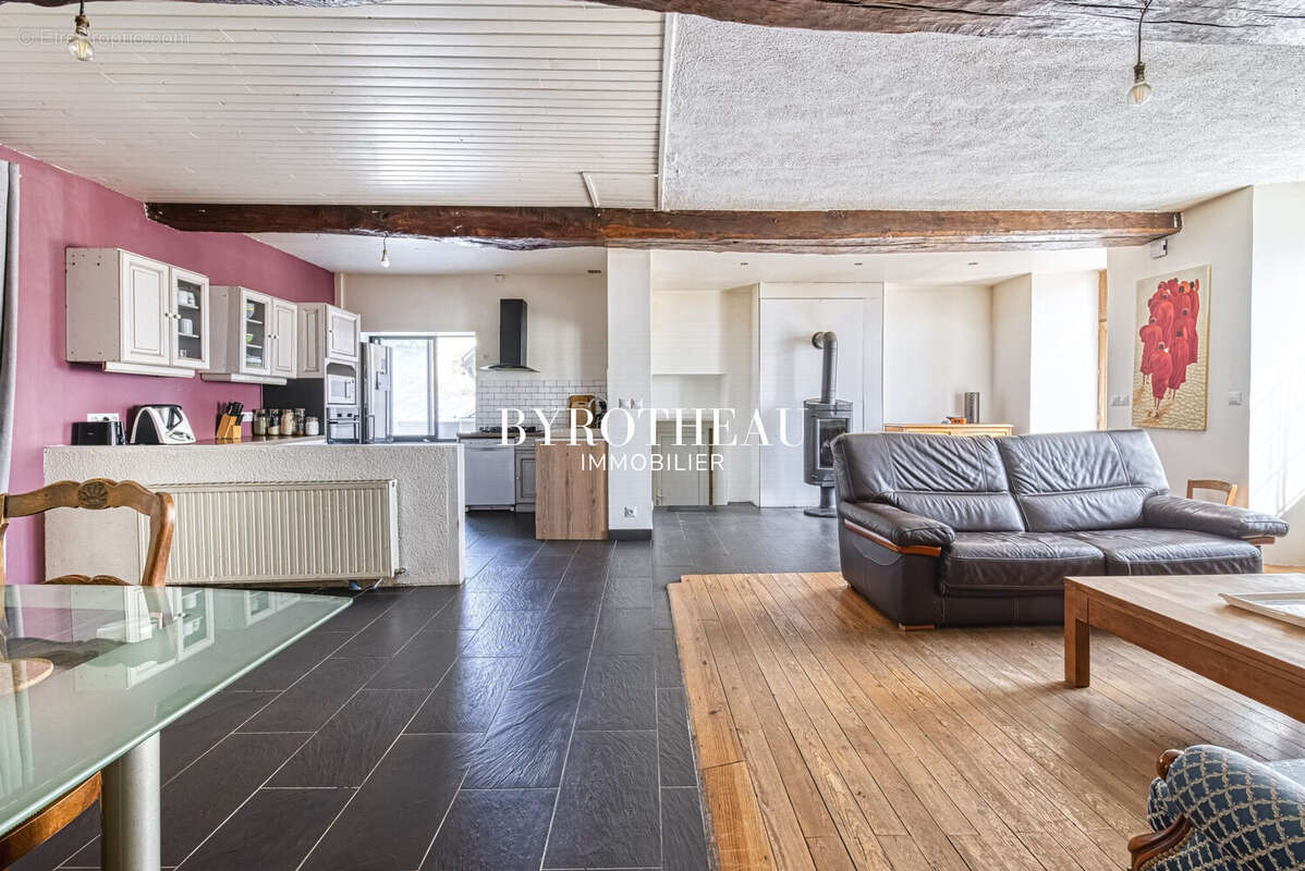 Maison 125 m² à Sceaux-D'anjou  - photo 2